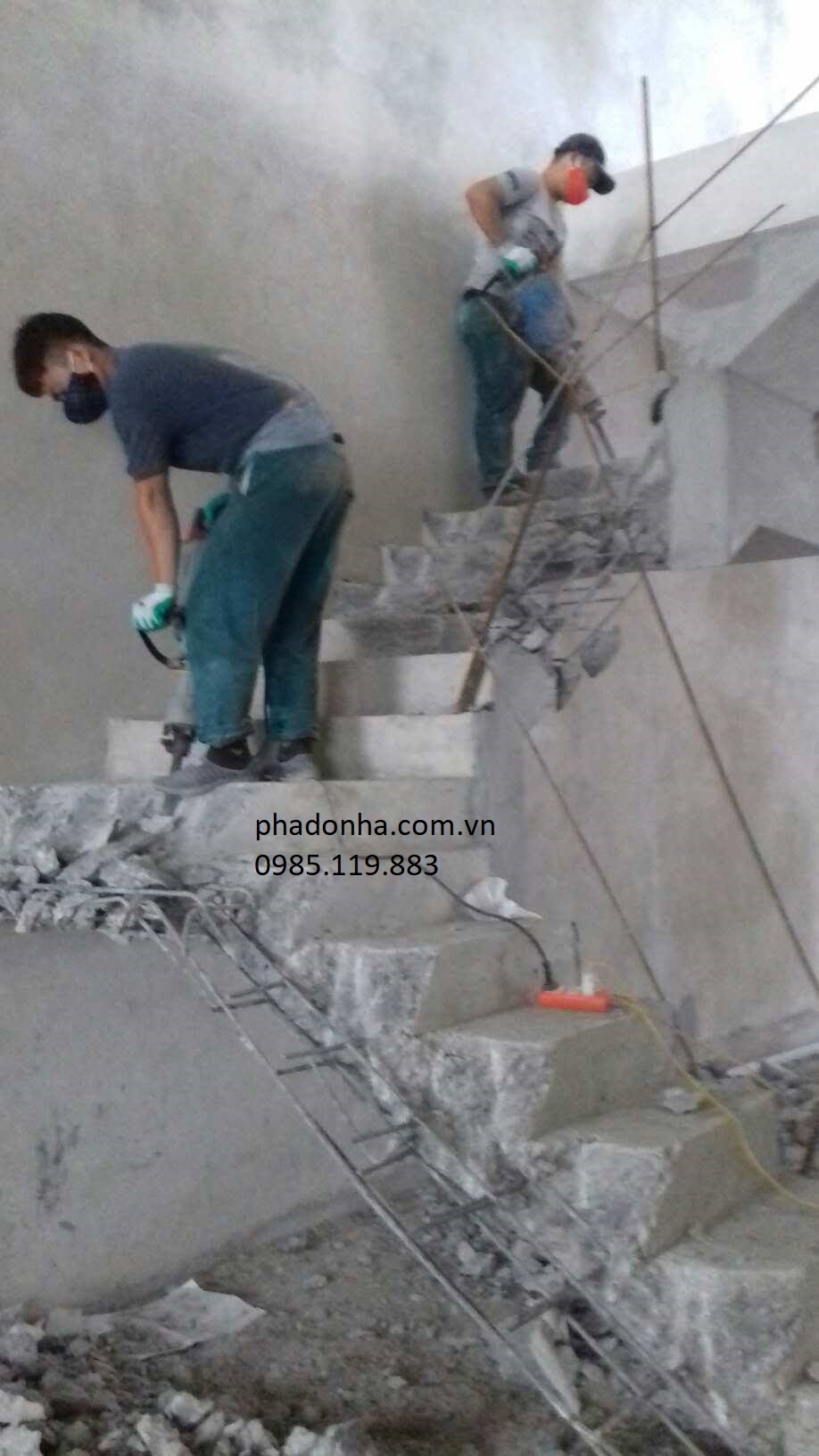 PHÁ DỠ CẦU THANG BIỆT THỰ 0985.119.883 